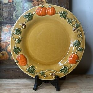 Croft & Barrow Dinner Plate Fall Holiday Collection Raised Pumpkin & Acorn 11”